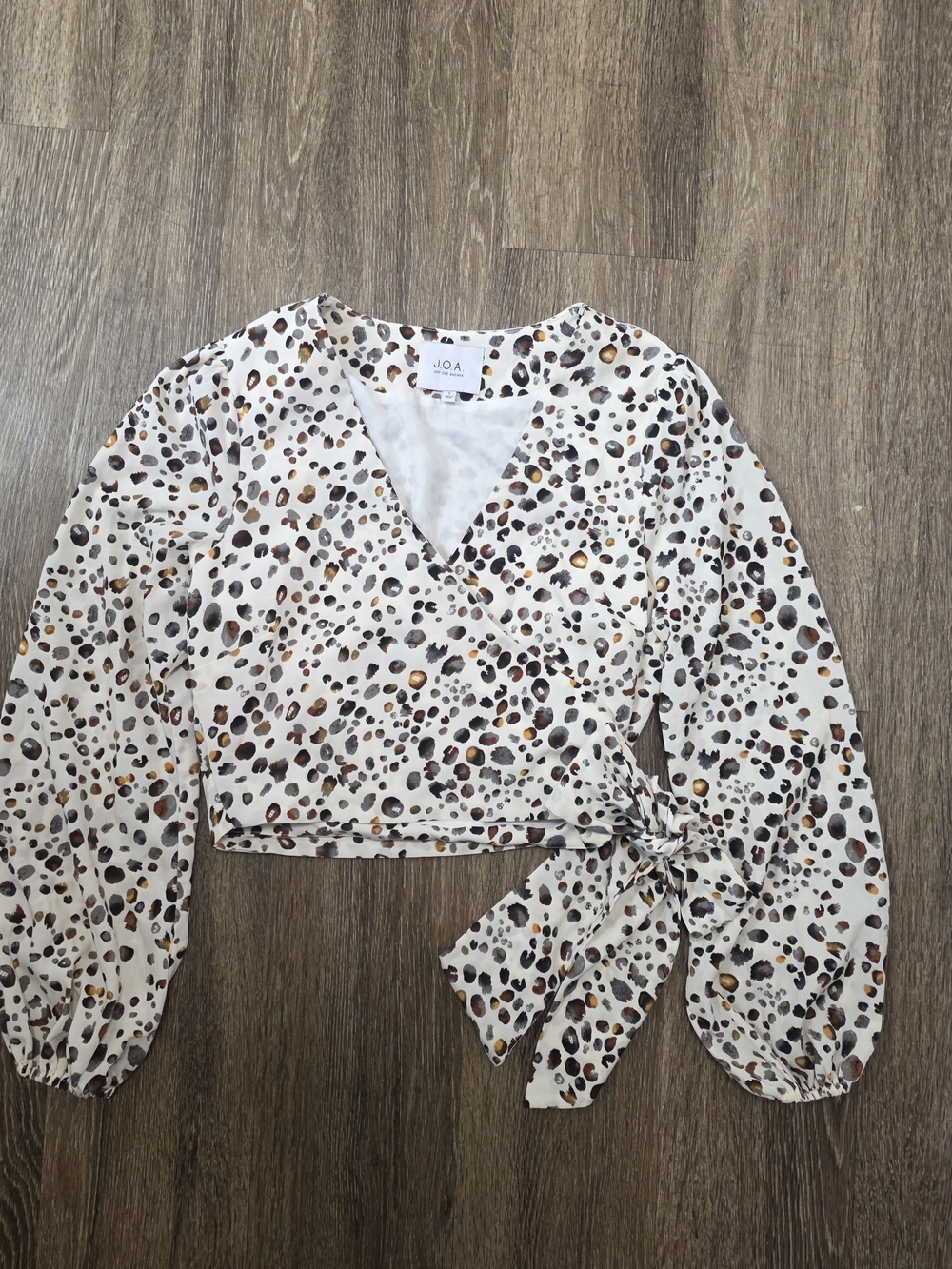 J.O.A. Cream Leopard Print Wrap Top Size S
